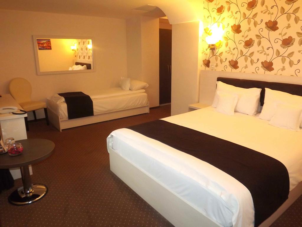 West Plaza Residence Bucureşti Phòng bức ảnh
