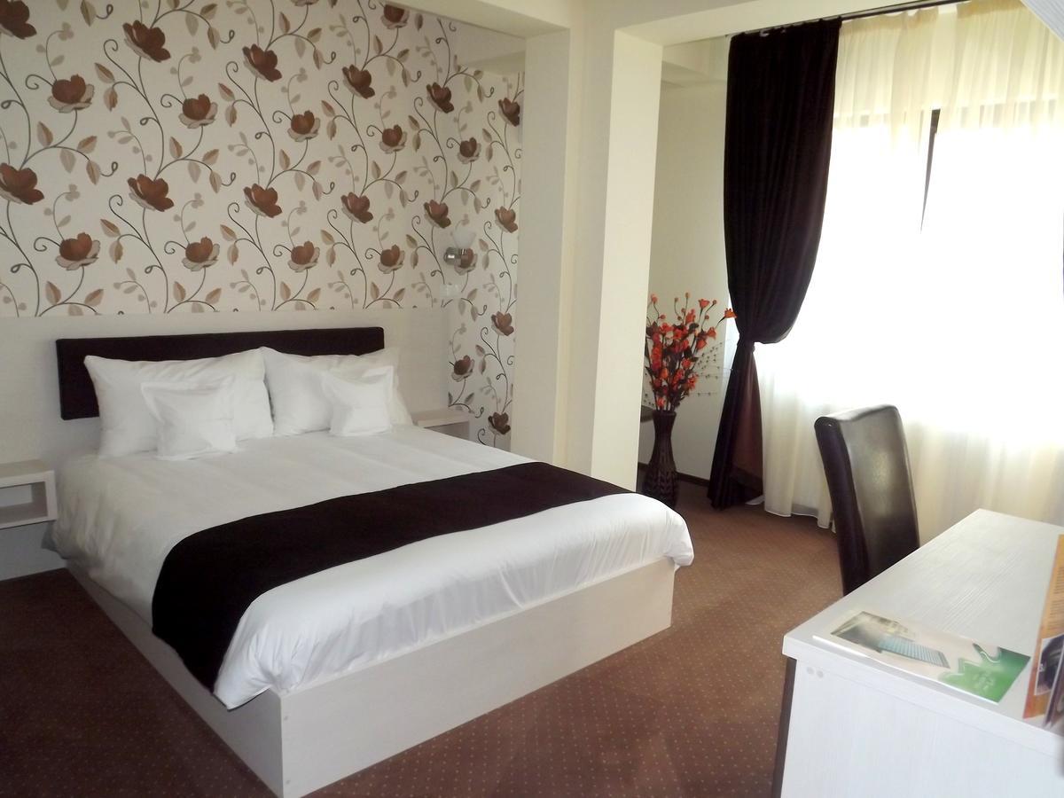 West Plaza Residence Bucureşti Ngoại thất bức ảnh